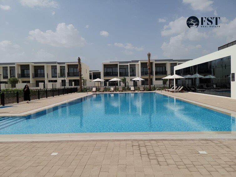 Shams Townhouses Townhouse for Rent, Town Square, Dubai