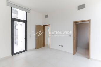West Yas Villa for Sale, Yas Island, Abu Dhabi