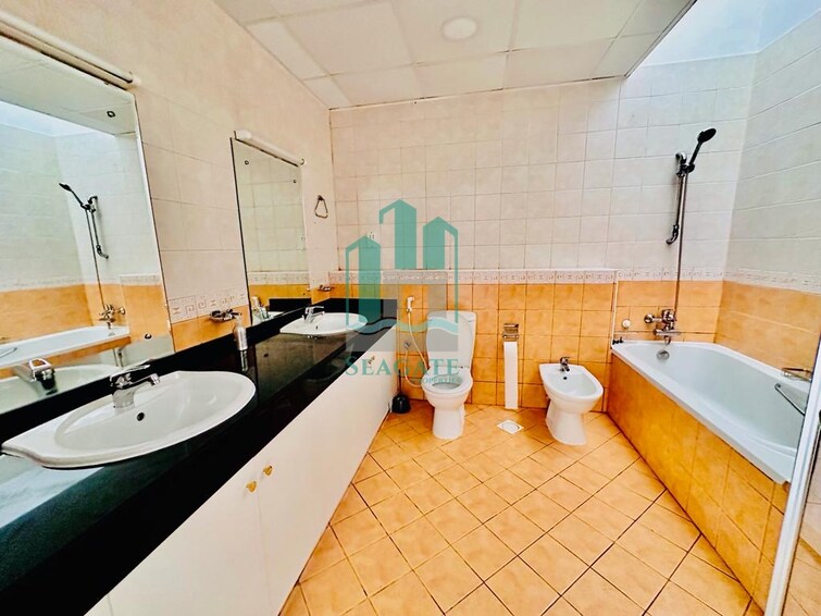 Umm Suqeim Road Villa for Rent, Umm Suqeim, Dubai