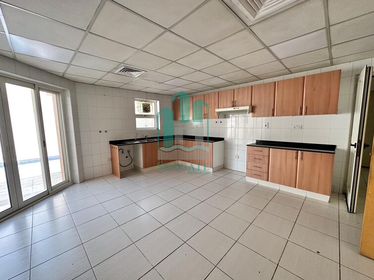 Umm Suqeim Road Villa for Rent, Umm Suqeim, Dubai