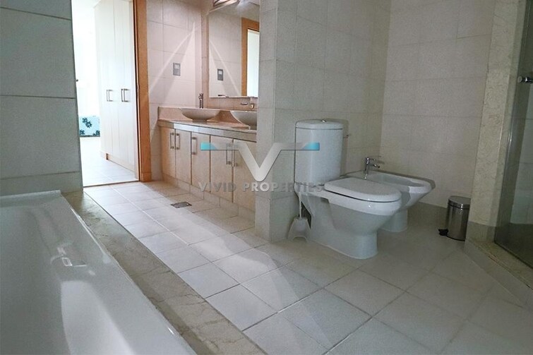 Shoreline Apartments Apartment for Rent, Palm Jumeirah, Dubai