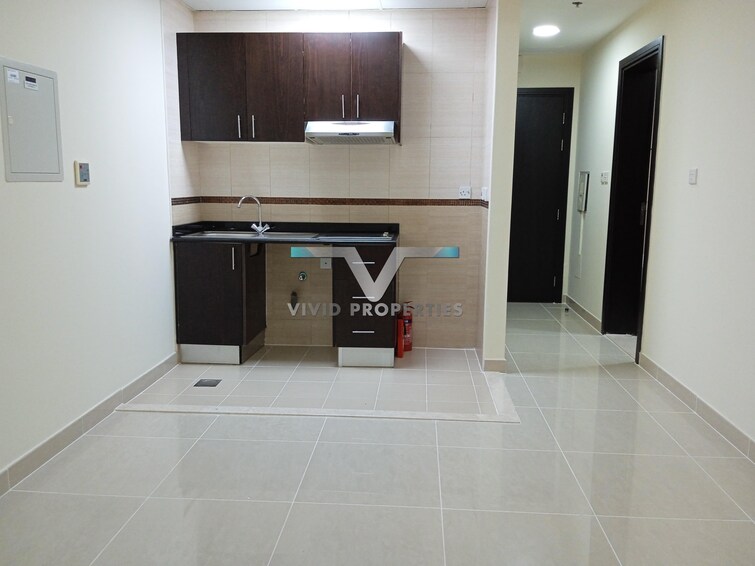 Infinity Building Apartment for Rent, Sheikh Zayed Road, Dubai