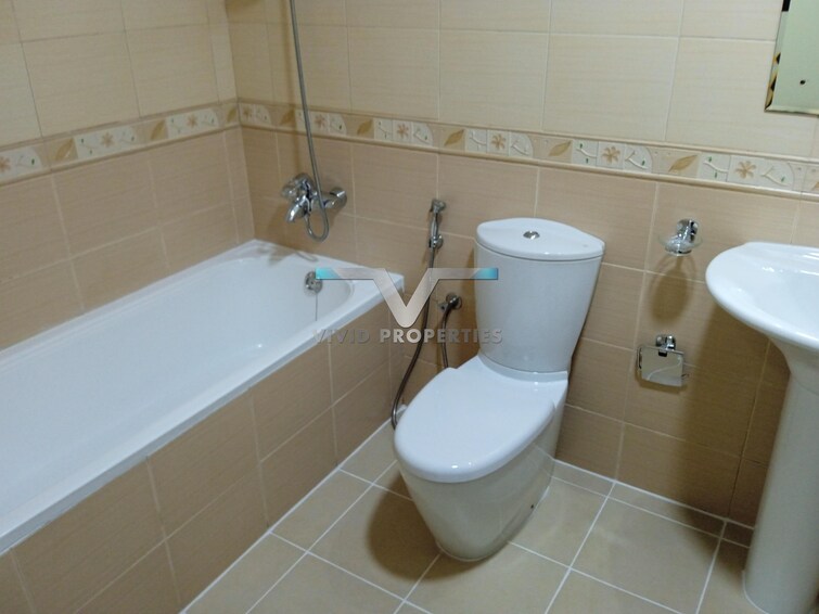 Infinity Building Apartment for Rent, Sheikh Zayed Road, Dubai