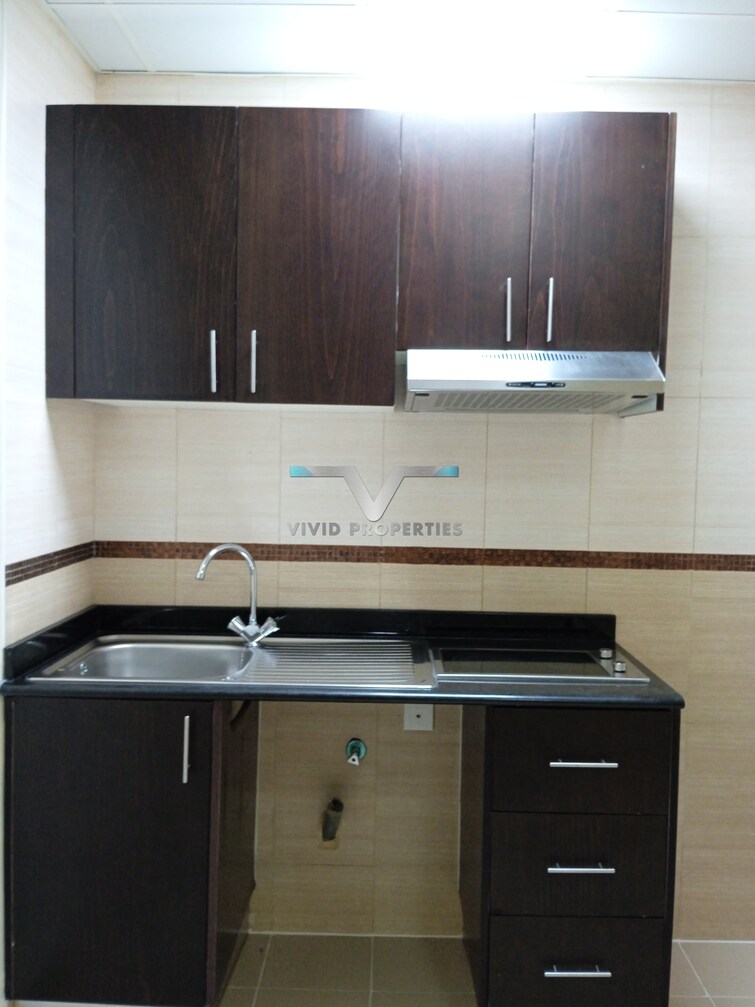 Infinity Building Apartment for Rent, Sheikh Zayed Road, Dubai