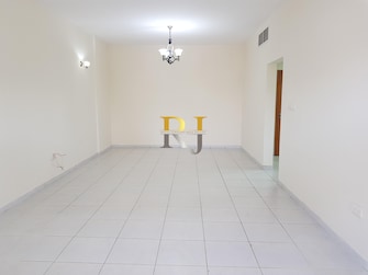 2 BR Apartment For Rent in Oud Metha Cover Image