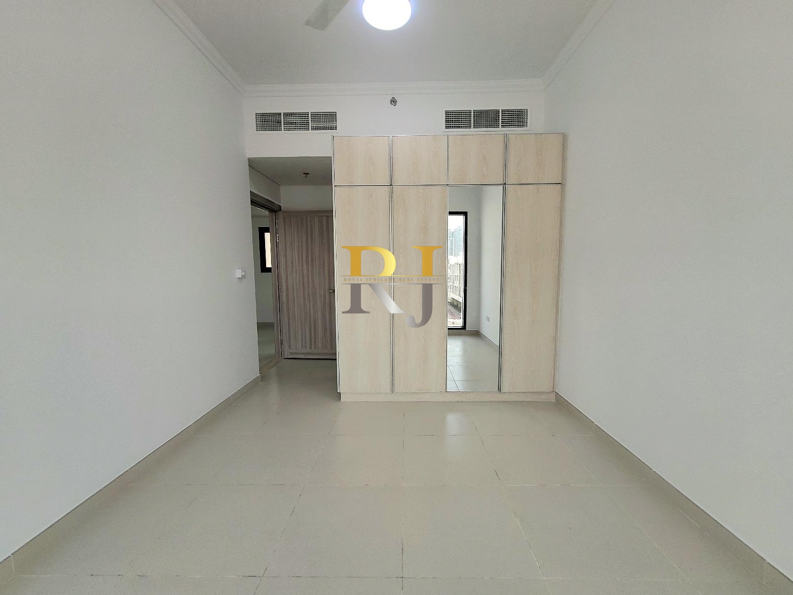 Karama Centre Apartment for Rent, Al Karama, Dubai