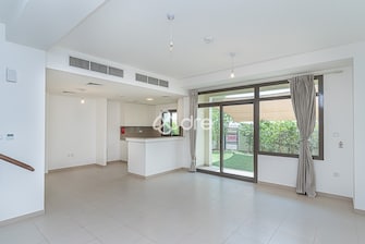 3 BR Townhouse For Sale in Noor Townhouses Cover Image