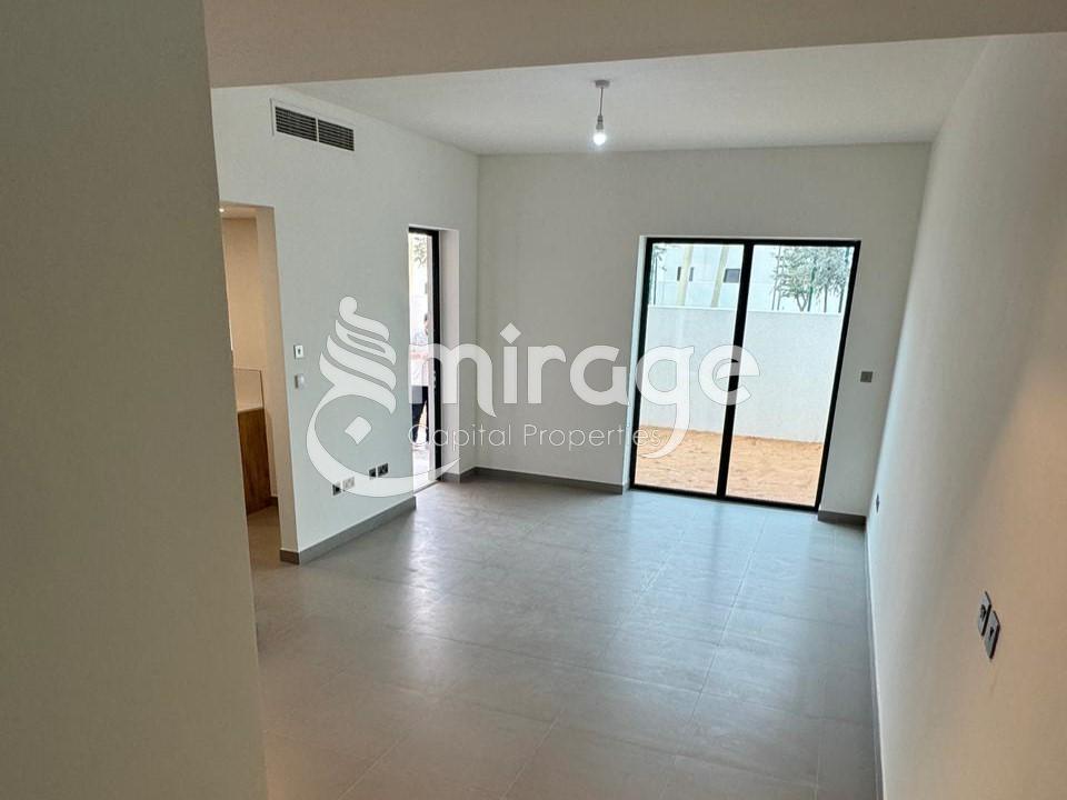 3 BR Townhouse For Rent in Noya