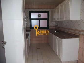 2 BR Apartment For Rent in Bur Dubai