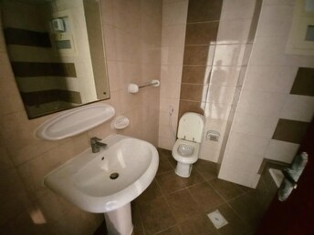 Studio Apartment For Rent in Muwaileh Building