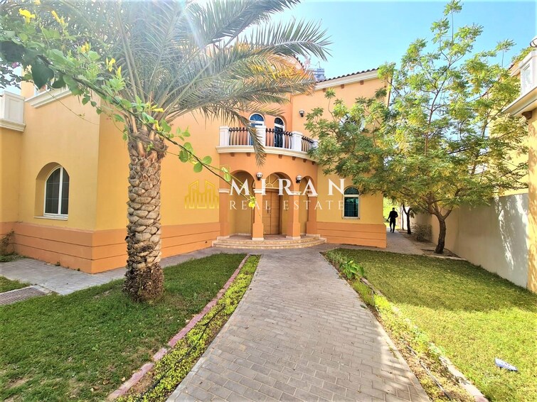 District 2 Villa for Sale, Jumeirah Park, Dubai