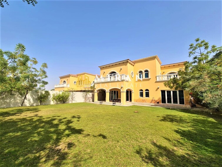 District 2 Villa for Sale, Jumeirah Park, Dubai