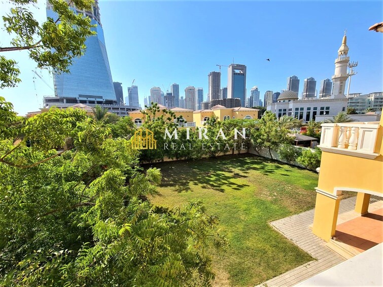 District 2 Villa for Sale, Jumeirah Park, Dubai