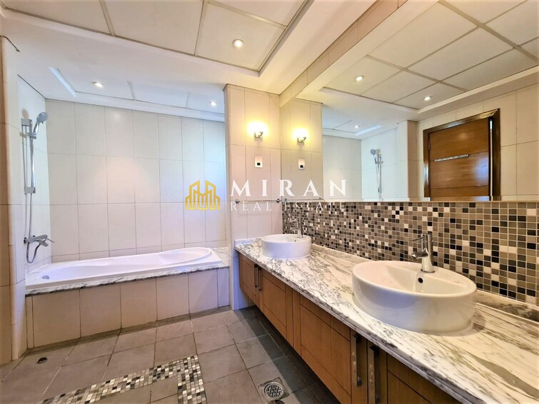 District 2 Villa for Sale, Jumeirah Park, Dubai
