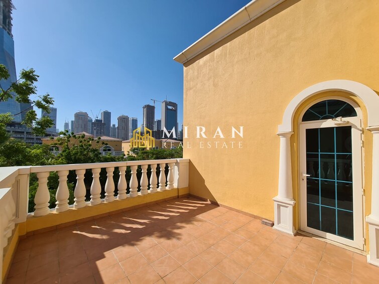 District 2 Villa for Sale, Jumeirah Park, Dubai