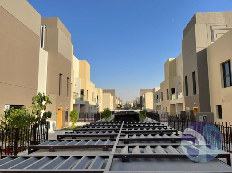  Villa for Sale, International City, Dubai
