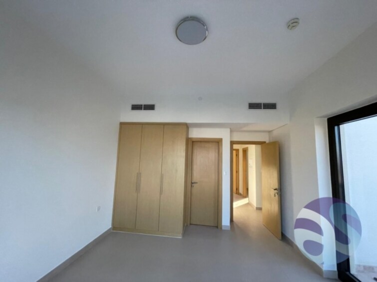  Villa for Sale, International City, Dubai
