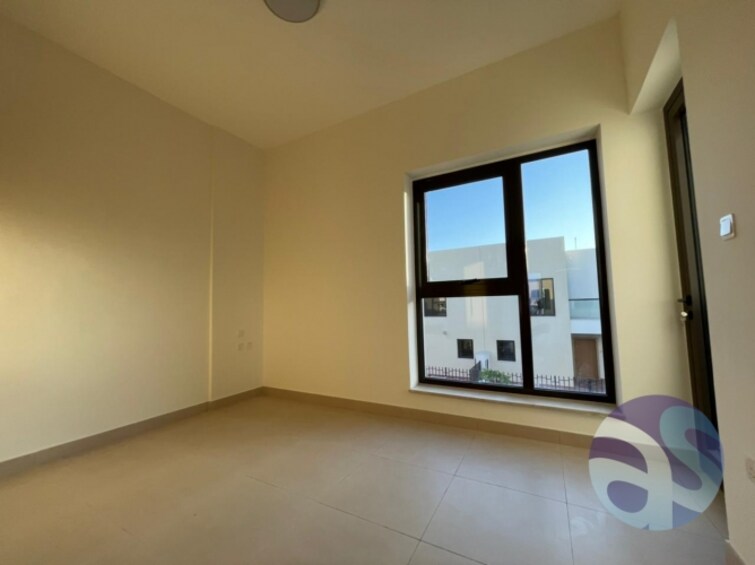  Villa for Sale, International City, Dubai