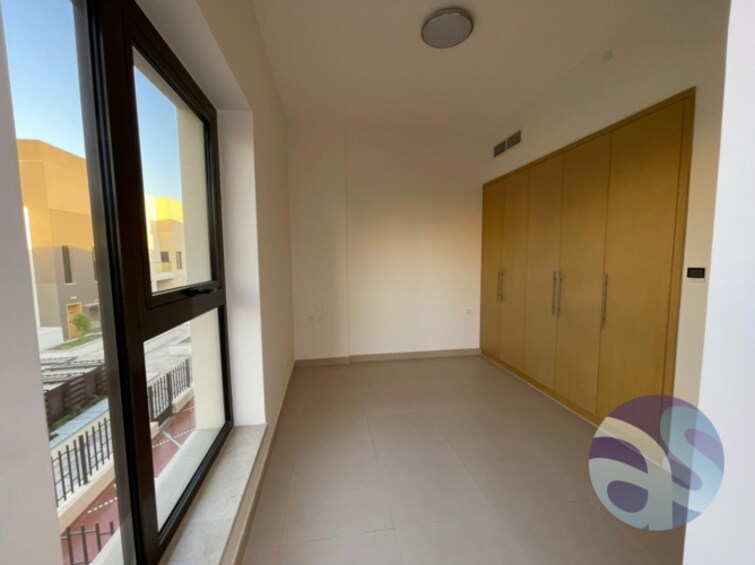  Villa for Sale, International City, Dubai