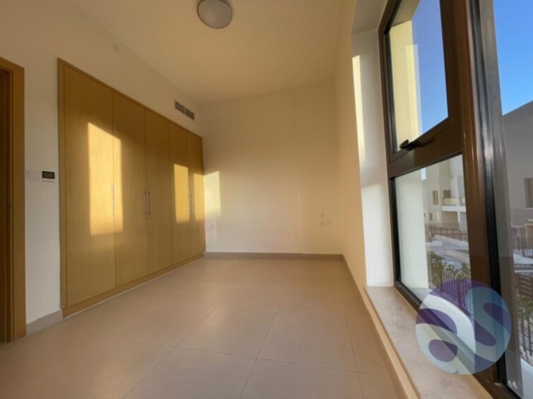  Villa for Sale, International City, Dubai