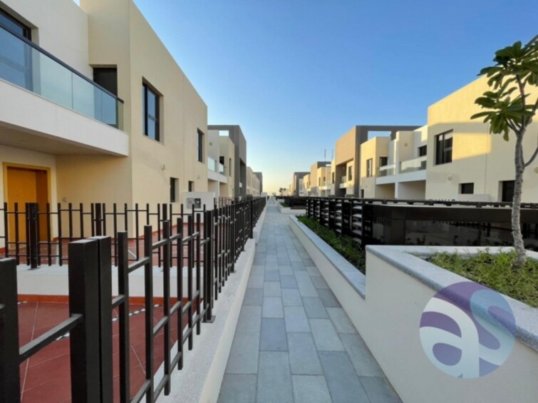  Villa for Sale, International City, Dubai