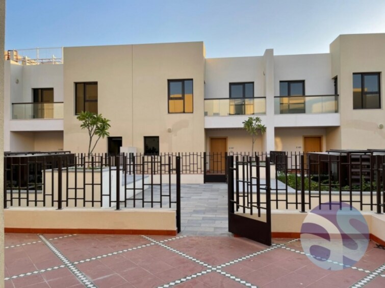  Villa for Sale, International City, Dubai