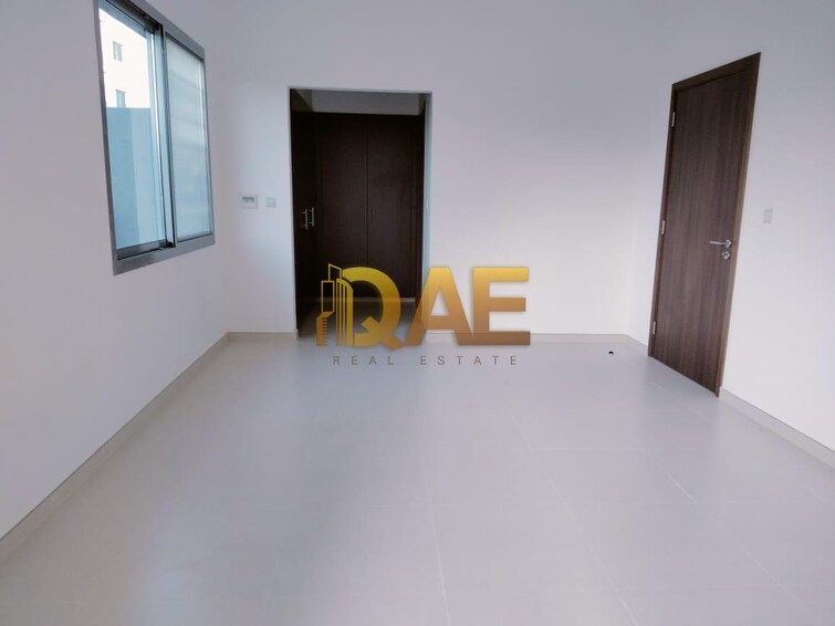  Retail Shop for Rent, International City, Dubai