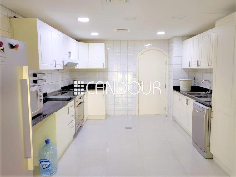  Apartment for Sale, Dubai Harbour, Dubai