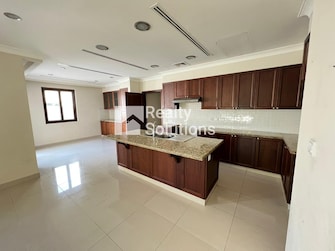 5 BR Villa For Sale in Rosa Cover Image