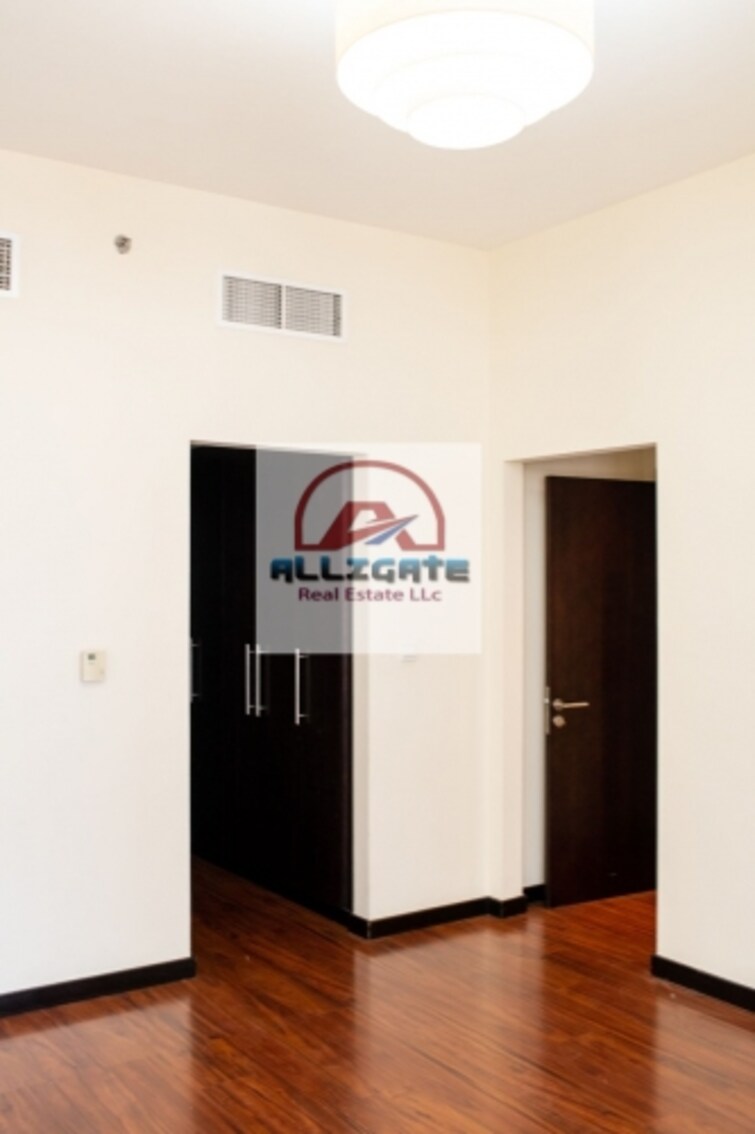 JLT Cluster S (Green Lake Towers) Apartment for Sale, Jumeirah Lake Towers (JLT), Dubai