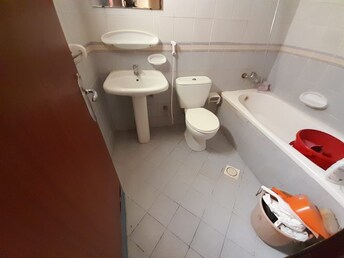 1 BR Apartment For Rent in Muwaileh Building