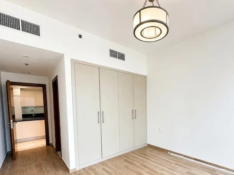 3 Bedroom 1967 Sq.Ft. Apartment for Sale in Liwa Village, Business Bay, Dubai photo 10