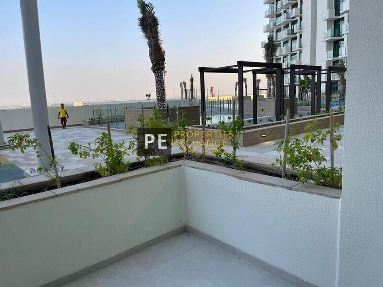 Dubai Healthcare City Phase 2 Apartment for Rent, Al Jaddaf, Dubai