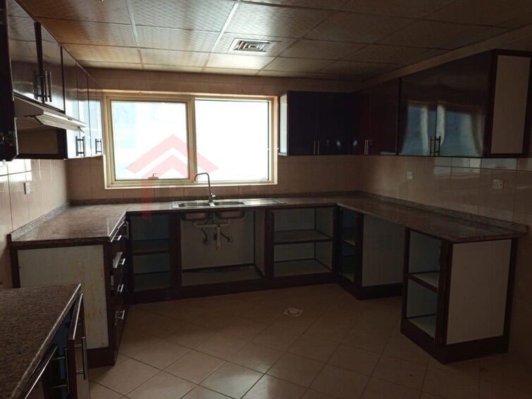 Al Khan Lagoon Tower Apartment for Rent, Al Khan, Sharjah