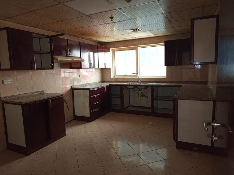 Al Khan Lagoon Tower Apartment for Rent, Al Khan, Sharjah