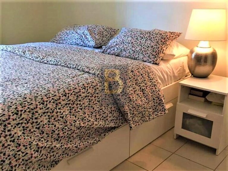 Al Dhafrah Apartment for Rent, The Greens, Dubai