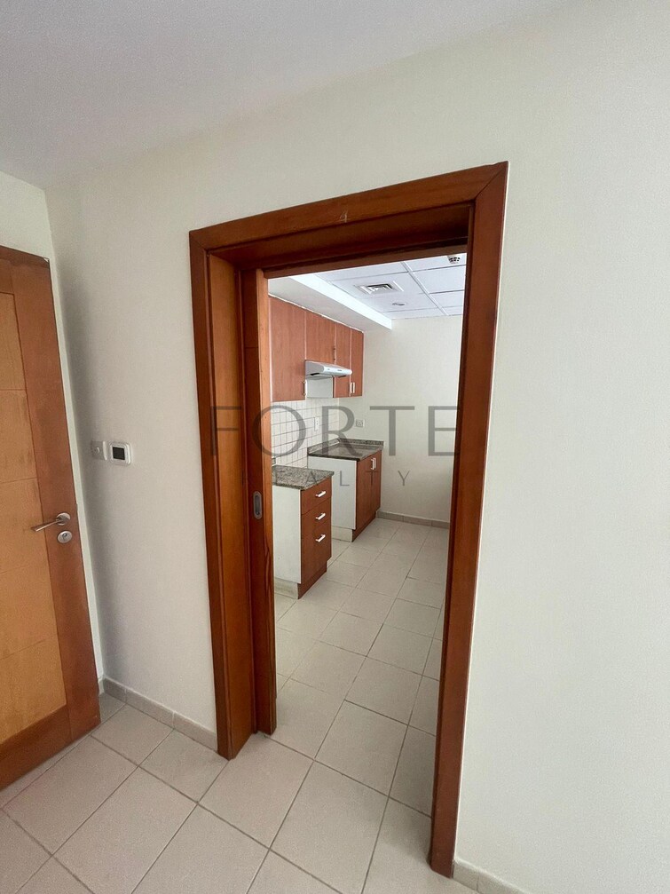 Al Dhafrah Apartment for Rent, The Greens, Dubai