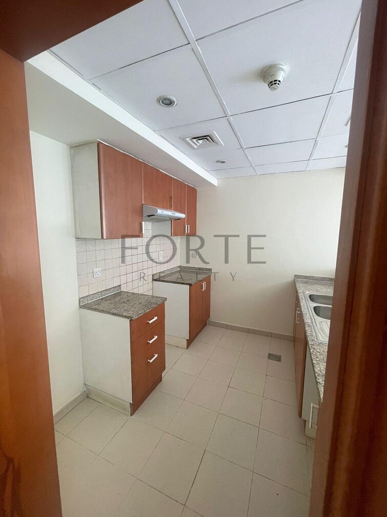 Al Dhafrah Apartment for Rent, The Greens, Dubai