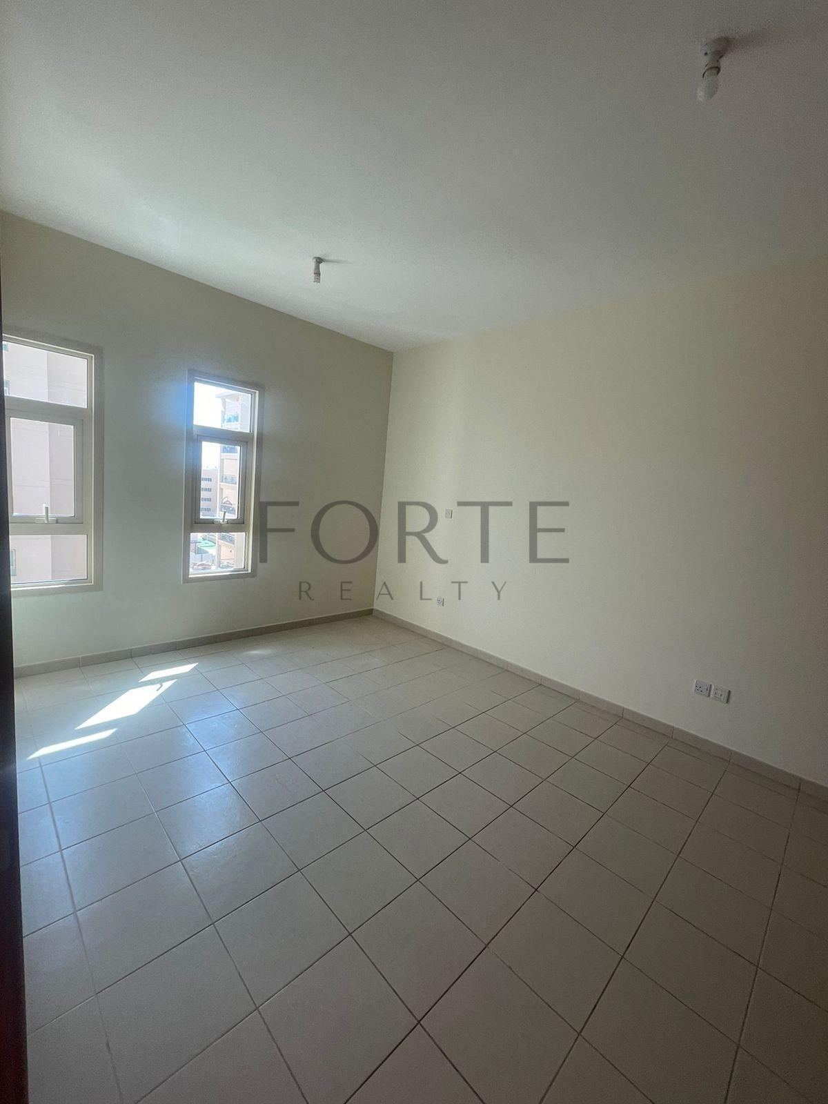 Al Dhafrah Apartment for Rent, The Greens, Dubai