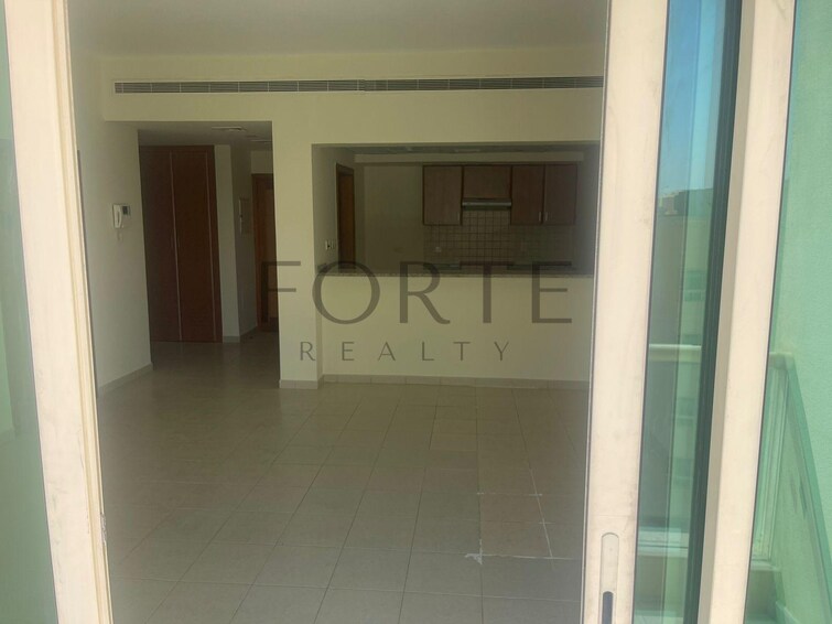 Al Dhafrah Apartment for Rent, The Greens, Dubai