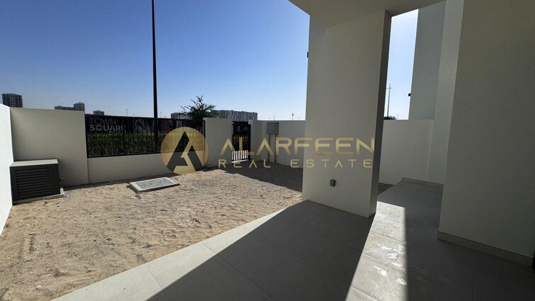 Shams Townhouses Villa for Rent, Town Square, Dubai