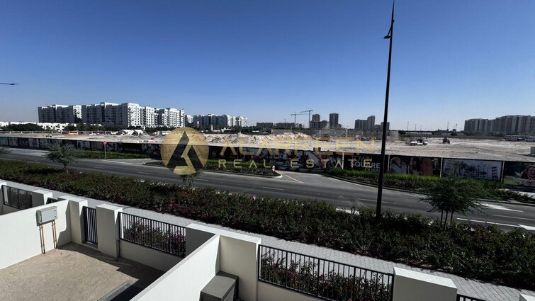 Shams Townhouses Villa for Rent, Town Square, Dubai