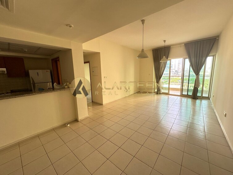 Al Dhafrah Apartment for Rent, The Greens, Dubai