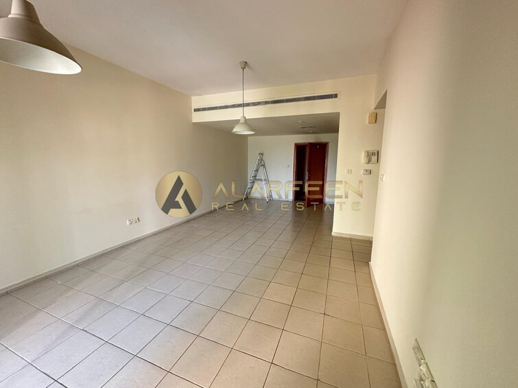 Al Dhafrah Apartment for Rent, The Greens, Dubai