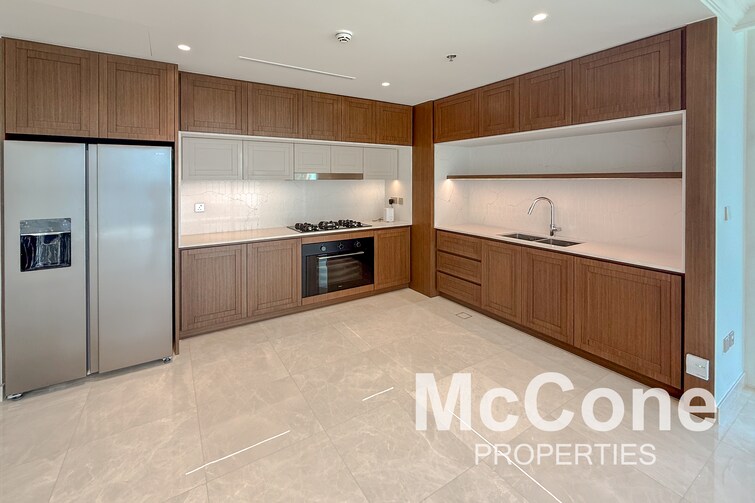 EMAAR Beachfront Apartment for Rent, Dubai Harbour, Dubai