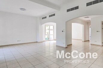  Villa for Rent, The Meadows, Dubai