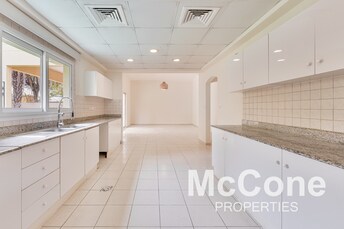  Villa for Rent, The Meadows, Dubai
