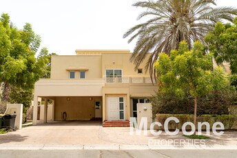  Villa for Rent, The Meadows, Dubai