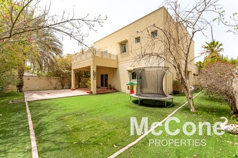  Villa for Rent, The Meadows, Dubai