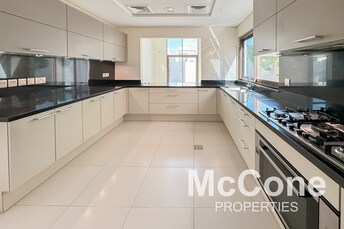 6 BR Villa For Rent in Grand Views